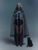 koszulka z sylwetką Sailor Moon na modelce